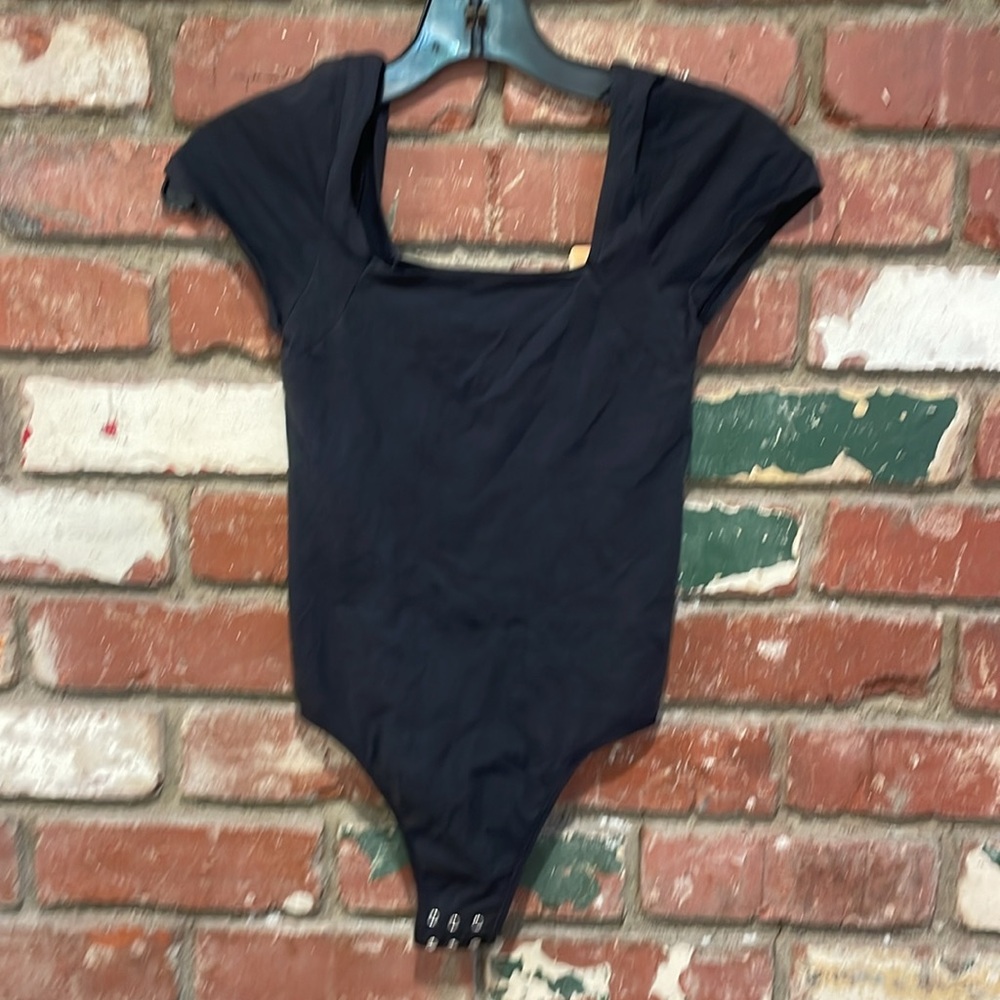Revolve  Yummie Annette Bodysuit in black  Short Sleeve Crewneck S/M - Picture 6 of 7